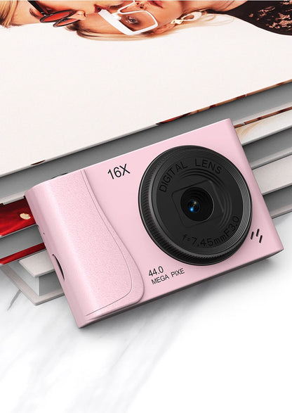 Retro CCD 24 Million Pixels Camcorder 4K Digital Camera 16x Zoom Compact Cameras Auto Focus for Adult Beginners Kids Photograph
